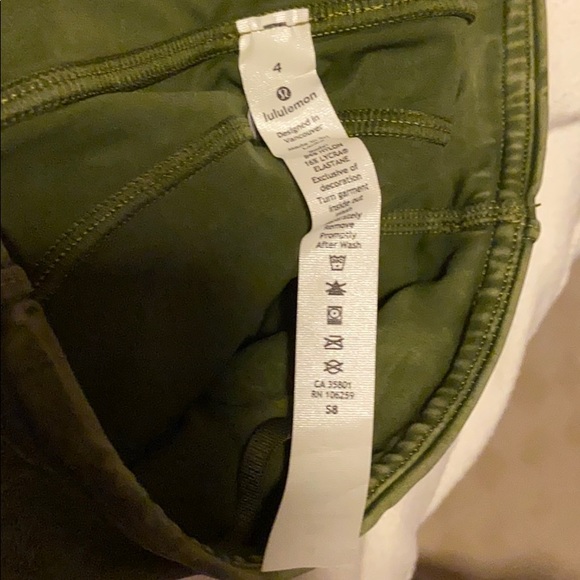 Lululemom legging - Picture 10 of 10